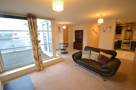 2 bedroom Property to let in Watkin Road, Leicester