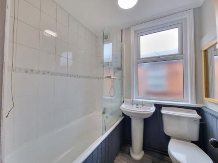 2 bedroom Property to let in Howard Road, Leicester
