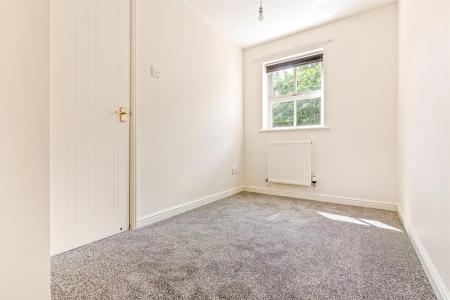 3 bedroom End of terrace house for sale in Wych Elm Road, Oadby, Leicester