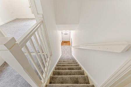 3 bedroom End of terrace house for sale in Wych Elm Road, Oadby, Leicester