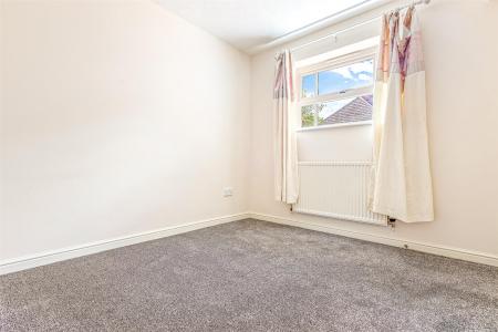 3 bedroom End of terrace house for sale in Wych Elm Road, Oadby, Leicester