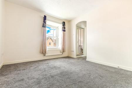 3 bedroom End of terrace house for sale in Wych Elm Road, Oadby, Leicester