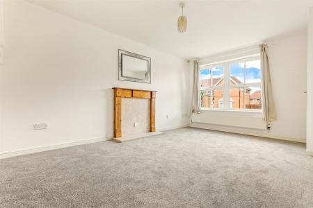 3 bedroom End of terrace house for sale in Wych Elm Road, Oadby, Leicester