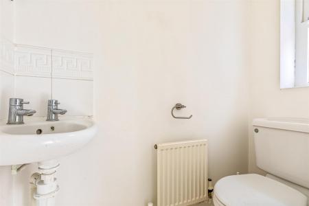 3 bedroom End of terrace house for sale in Wych Elm Road, Oadby, Leicester