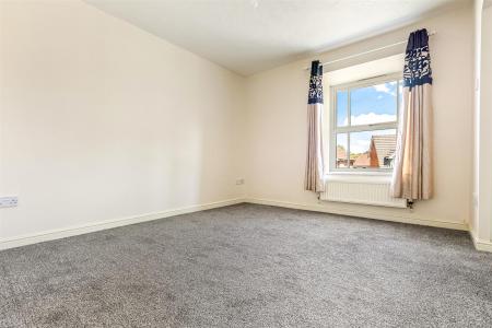 3 bedroom End of terrace house for sale in Wych Elm Road, Oadby, Leicester