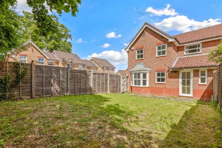 3 bedroom End of terrace house for sale in Wych Elm Road, Oadby, Leicester