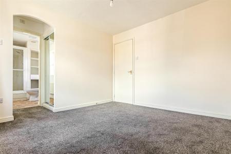 3 bedroom End of terrace house for sale in Wych Elm Road, Oadby, Leicester