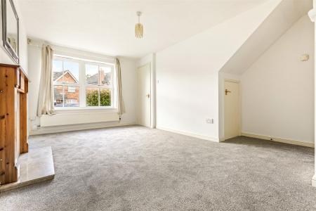 3 bedroom End of terrace house for sale in Wych Elm Road, Oadby, Leicester