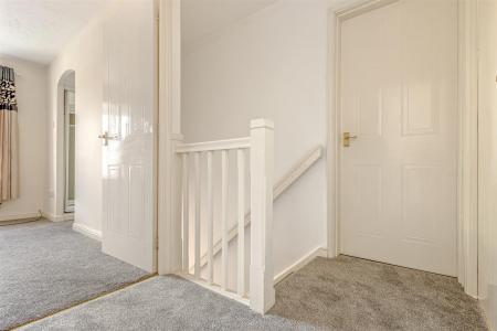 3 bedroom End of terrace house for sale in Wych Elm Road, Oadby, Leicester