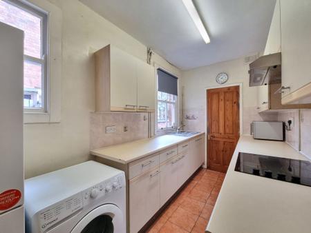2 bedroom Property to let in Lytton Road, Leicester