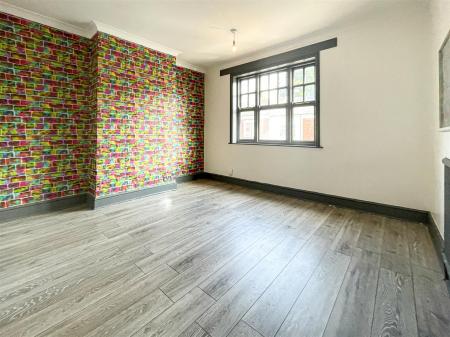 2 bedroom Terraced House for sale in Hawkesbury Road, Leicester