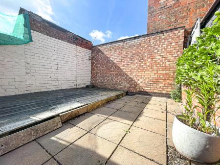 2 bedroom Terraced House for sale in Hawkesbury Road, Leicester