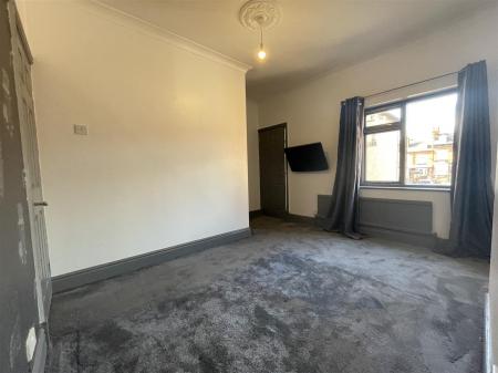 2 bedroom Terraced House for sale in Hawkesbury Road, Leicester