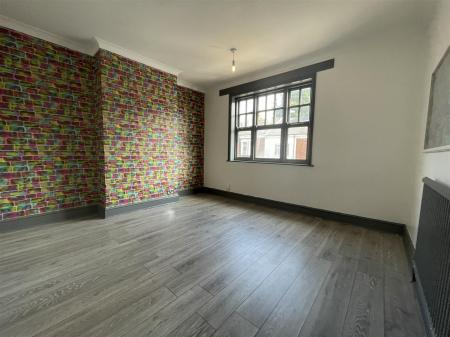 2 bedroom Terraced House for sale in Hawkesbury Road, Leicester