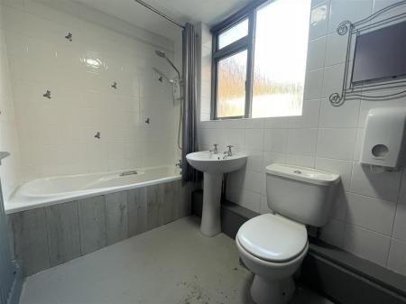 2 bedroom Terraced House for sale in Hawkesbury Road, Leicester