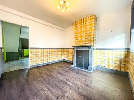 2 bedroom Terraced House for sale in Hawkesbury Road, Leicester