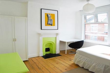 4 bedroom Property to let in Hartopp Road, Leicester
