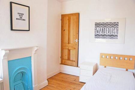 4 bedroom Property to let in Hartopp Road, Leicester