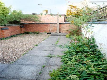4 bedroom Property to let in Hartopp Road, Leicester