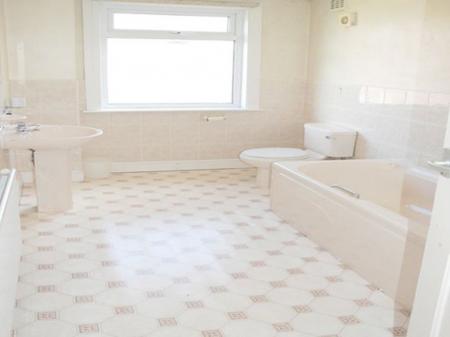 4 bedroom Property to let in Hartopp Road, Leicester