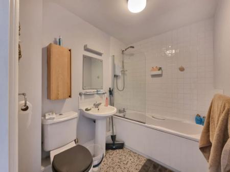 2 bedroom Property to let in Goods Yard Close, Loughborough