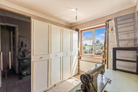 4 bedroom Semi-detached house for sale in Northdene Road, Leicester