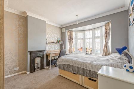 4 bedroom Semi-detached house for sale in Northdene Road, Leicester