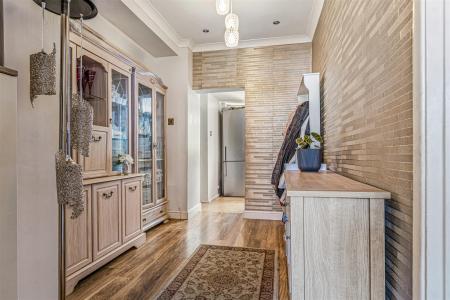 4 bedroom Semi-detached house for sale in Northdene Road, Leicester