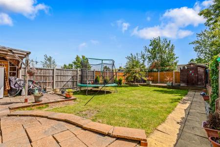 4 bedroom Semi-detached house for sale in Northdene Road, Leicester