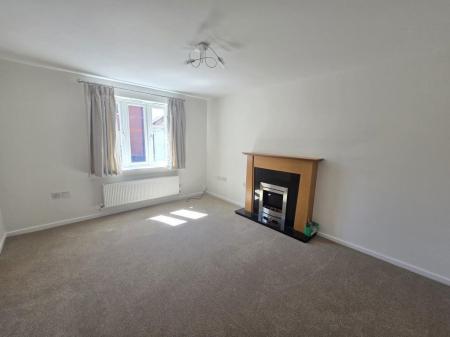 3 bedroom Property to let in Cara Close, Leicester