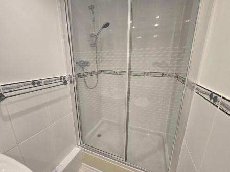 3 bedroom Property to let in Cara Close, Leicester