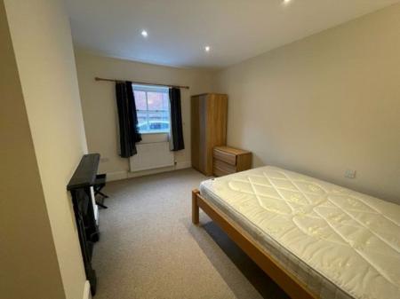 1 bedroom Property to let in Victoria Park Road, Leicester