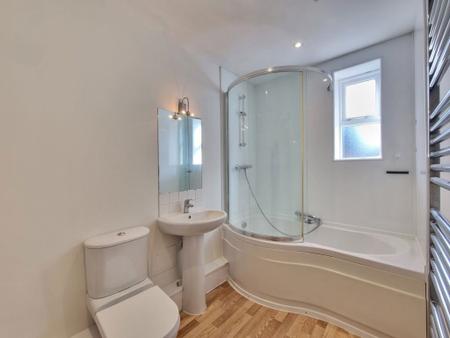1 bedroom Property to let in Victoria Park Road, Leicester