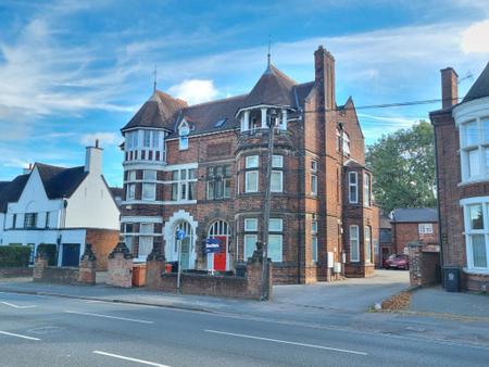 1 bedroom Property to let in Victoria Park Road, Leicester