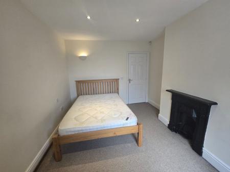 1 bedroom Property to let in Victoria Park Road, Leicester