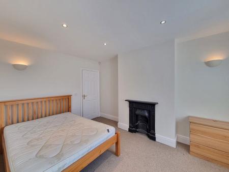 1 bedroom Property to let in Victoria Park Road, Leicester