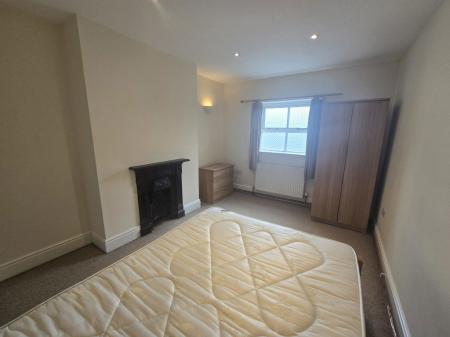 1 bedroom Property to let in Victoria Park Road, Leicester