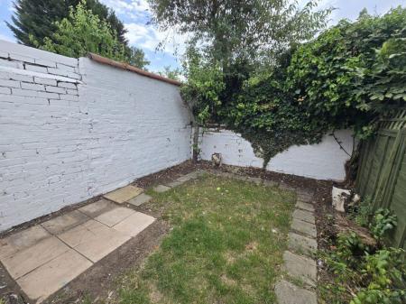 2 bedroom Property to let in Knighton Fields Road East, Leicester