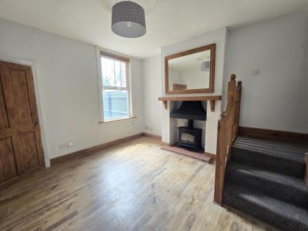 2 bedroom Property to let in Knighton Fields Road East, Leicester