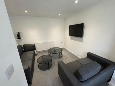 1 bedroom Property to let in The Green, Derby