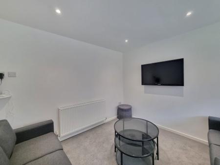 1 bedroom Property to let in The Green, Derby
