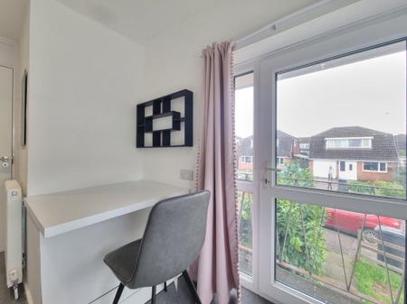 1 bedroom Property to let in The Green, Derby