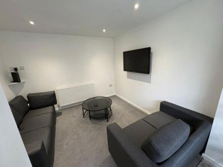 1 bedroom Property to let in The Green, Derby