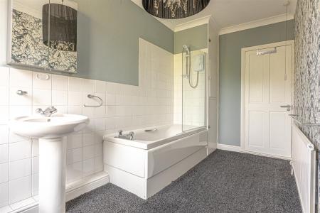 2 bedroom Terraced House for sale in Knighton Church Road, Leicester