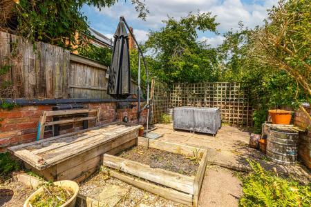 2 bedroom Terraced House for sale in Knighton Church Road, Leicester