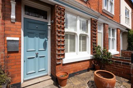2 bedroom Terraced House for sale in Knighton Church Road, Leicester