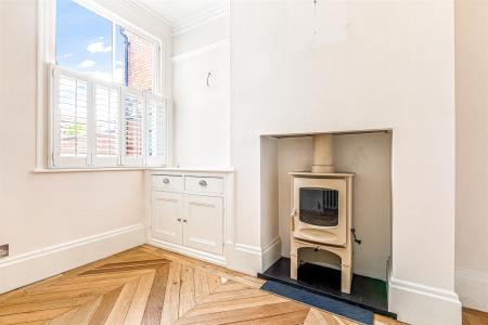 2 bedroom Terraced House for sale in Knighton Church Road, Leicester