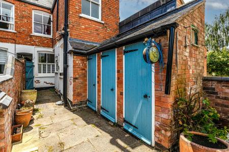 2 bedroom Terraced House for sale in Knighton Church Road, Leicester
