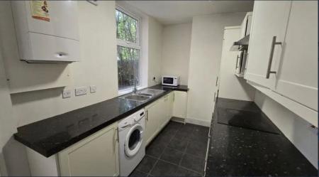 4 bedroom Property to let in Lorne Road, Leicester