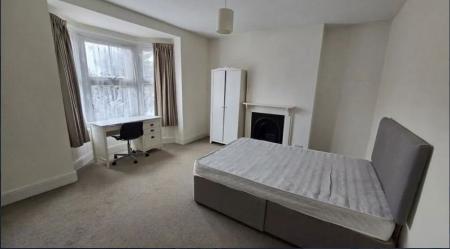 4 bedroom Property to let in Lorne Road, Leicester